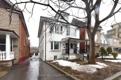 494 Clendenan Avenue Unit 2, Toronto W02, ON M6P 2X6