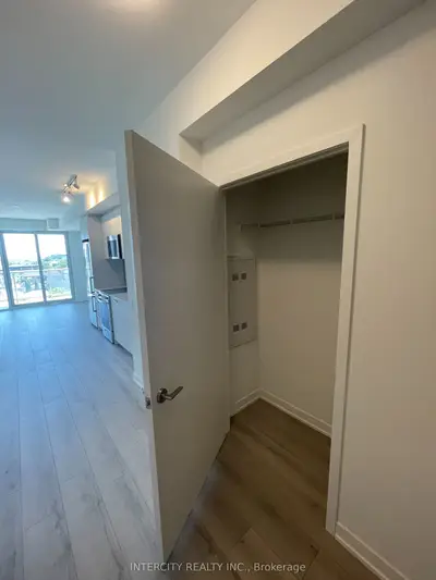 1791 St. Clair Avenue W 601, Toronto W03, ON M6W 1J6