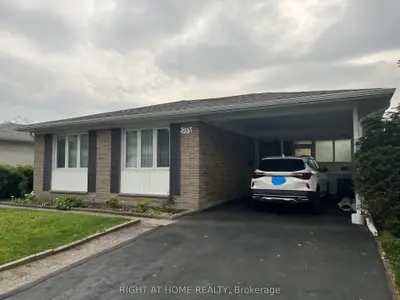 953 Parthia Crescent, Mississauga, ON L4Y 2K9