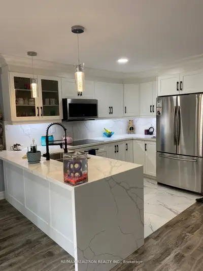 1042 Falgarwood Drive 94, Oakville, ON L6H 2P3