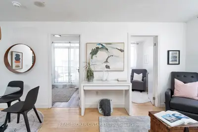 812 Lansdowne Avenue 1313, Toronto W02, ON M6H 4K5