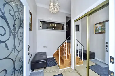 34 Honeywood Road, Toronto W05, ON M3N 1B2