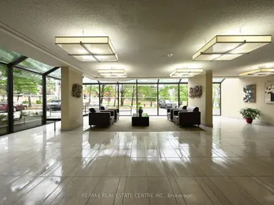 200 Robert Speck Parkway 908, Mississauga, ON L4Z 1S3