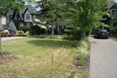 4665 Dundas Street W, Toronto W08, ON M9A 1A4