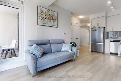 4055 PARKSIDE VILLAGE Drive 2717, Mississauga, ON L5B 0K8