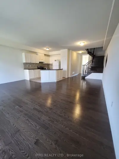5119 Angel Stone Drive, Mississauga, ON L5M 0L5