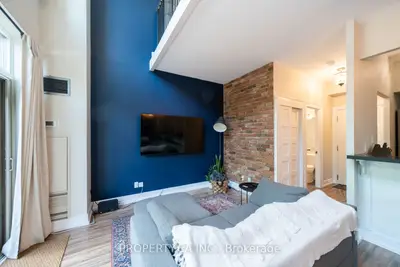 2261 Lakeshore Boulevard 104, Toronto W06, ON M8V 3X1