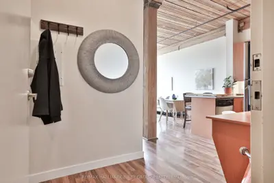 2154 Dundas Street W 306, Toronto W01, ON M6R 1X3