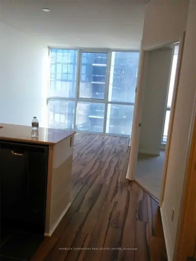 75 Eglinton Avenue W 901, Mississauga, ON L5R 0E4