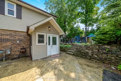 8 BROCK Street, Halton Hills, ON L7J 1N2