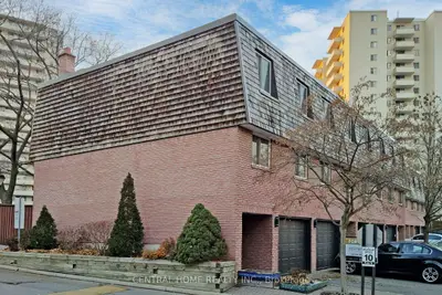 2145 Sherobee Road 1, Mississauga, On L5a 3g8
