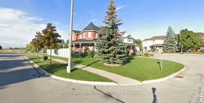 6568 Tintern Abbey Court, Mississauga, ON L5N 7P4