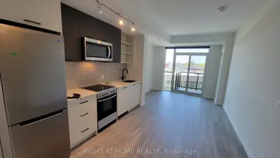 2306 St Clair Avenue W 434, Toronto W02, ON M6N 1K8