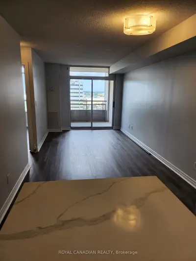 3888 Duke Of York Boulevard #1223, Mississauga, ON L5B 4P5
