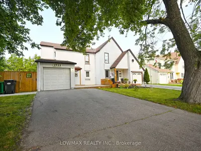 2923 Nipiwin Drive, Mississauga, ON L5N 1Y1