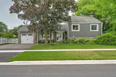 Detached in Burlington