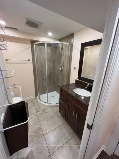 634 Galloway Crescent, Mississauga, ON L5C 3W1
