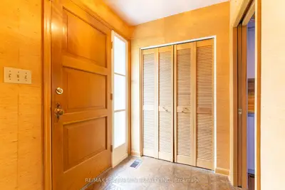 198 Barrymore Court, Burlington, ON L7T 1B8