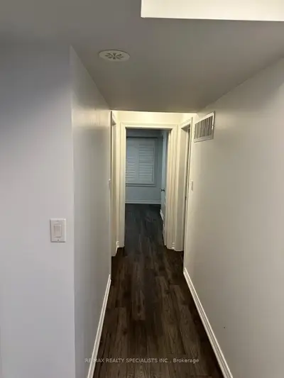 39 Hays Boulevard 9, Oakville, ON L6H 0J1