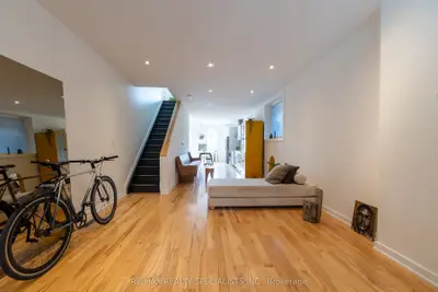 271 OSLER Street, Toronto W03, ON M6N 2Z3