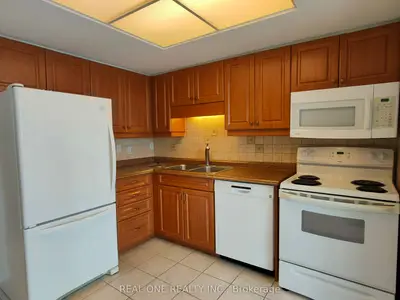 880 Dundas Street W 1404C, Mississauga, ON L5C 4H3