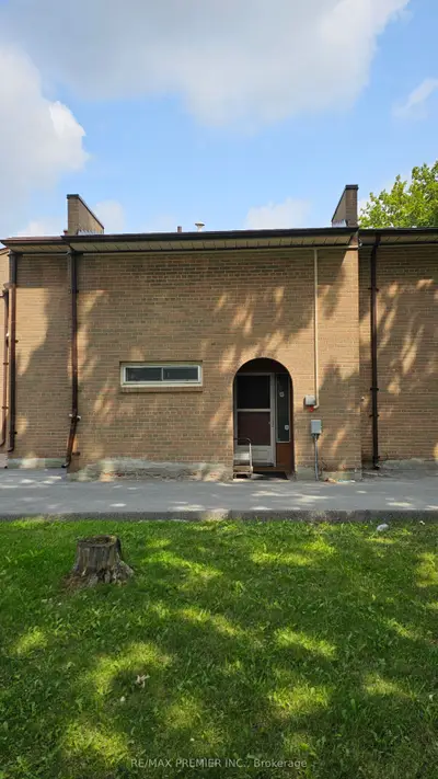 246 John Garland Boulevard W 56, Toronto W10, ON M9V 1N8