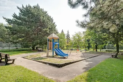 3170 Kirwin Avenue 1005, Mississauga, ON L5A 3R1