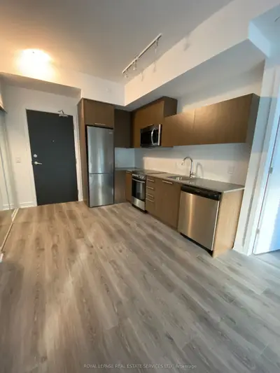 25 Neighbourhood Lane 606, Toronto W07, ON M8Y 0C4