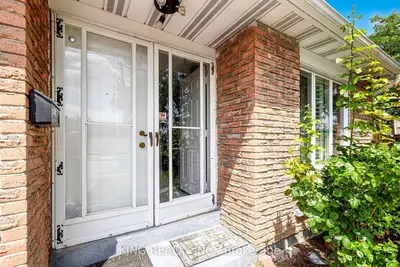 3887 Teeswater Road, Mississauga, ON L4T 3L2