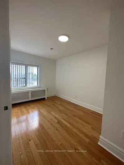 2798 Lake Shore Boulevard W 1, Toronto W06, ON M8V 1H5