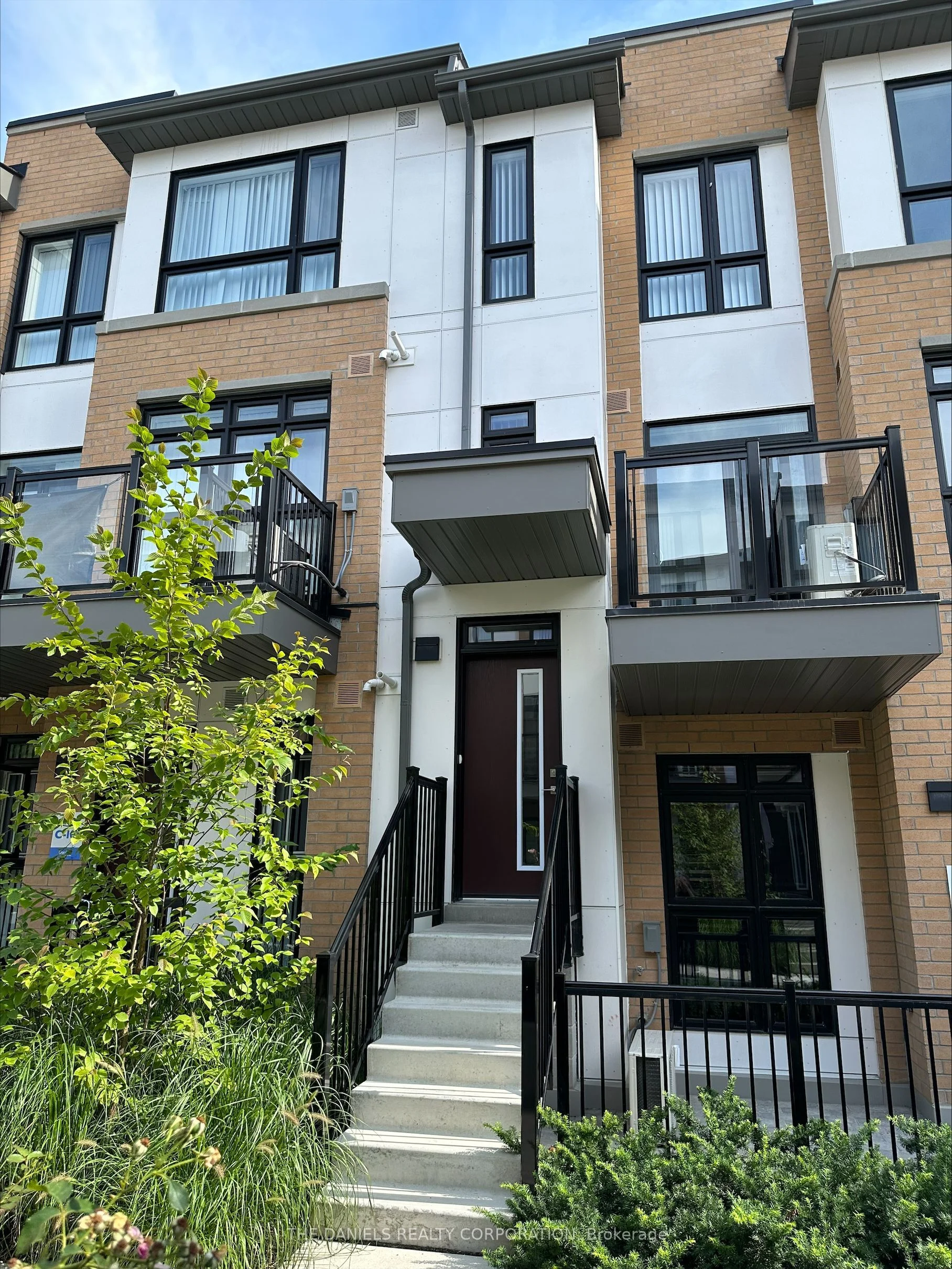 140 Canon Jackson Dr Drive C-204, Toronto W04, ON M6M 0B9