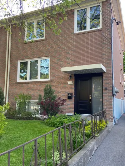 132 Edinborough Court 2nd Flr, Toronto W03, ON M6N 2E8