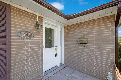 542 Weynway Court W, Oakville, ON L6L 4G7