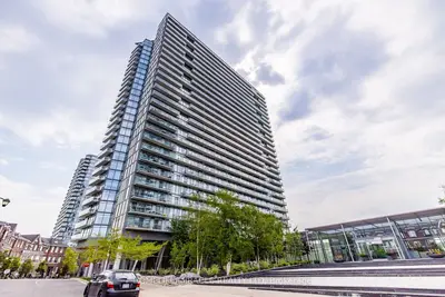 103 The Queensway Avenue 301, Toronto W01, ON M6S 5B3