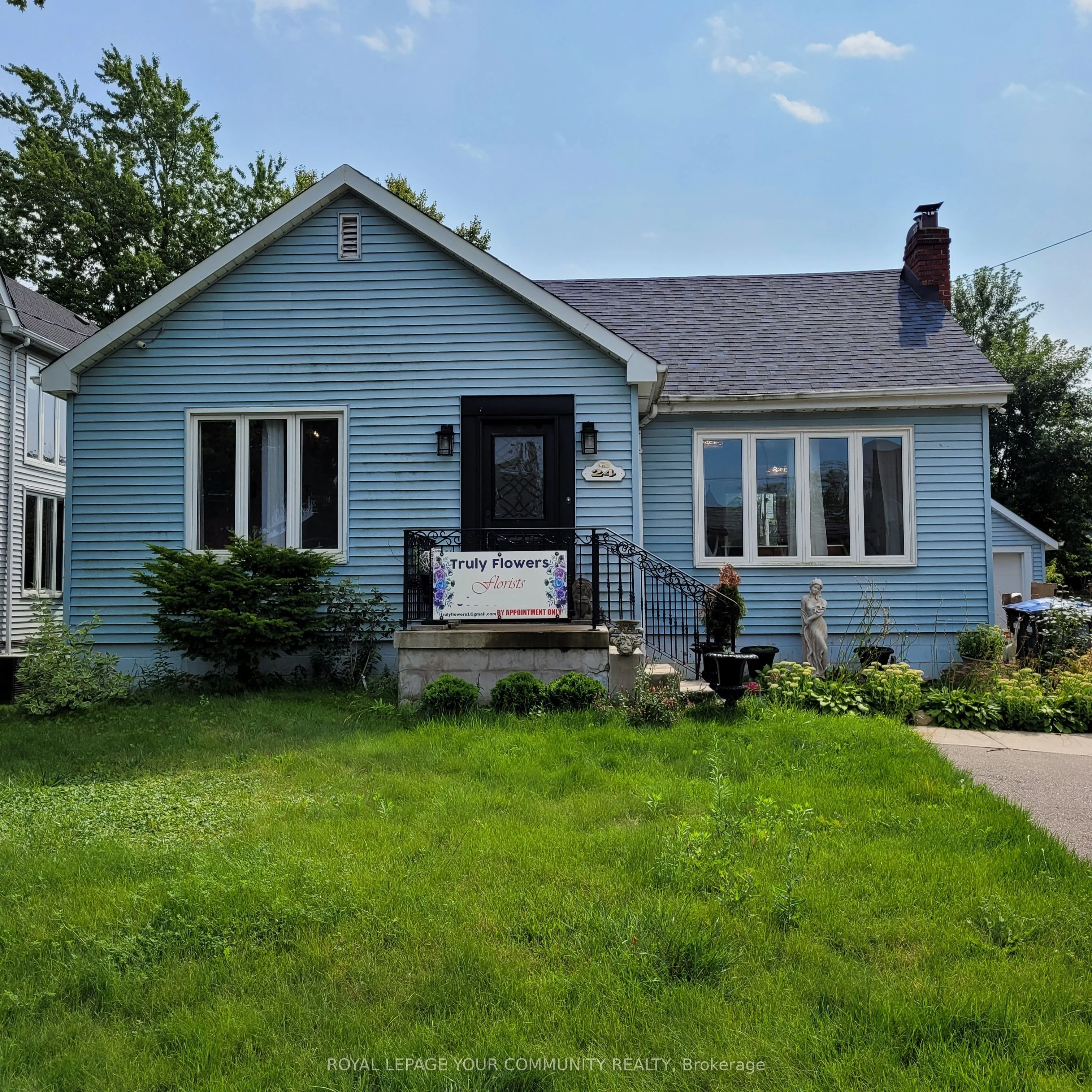 24 Benson Avenue, Mississauga, ON L5H 2P4