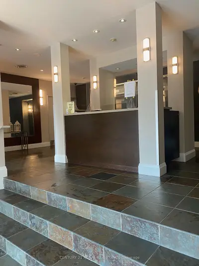 2088 Lawrence Avenue W 1001, Toronto W04, ON M9N 3Z9