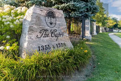1359 Rathburn Road E 305, Mississauga, ON L4W 5P7