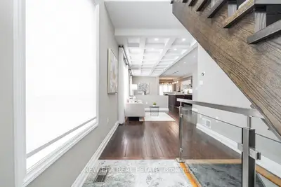 1090 Meredith Avenue, Mississauga, ON L5E 2E1