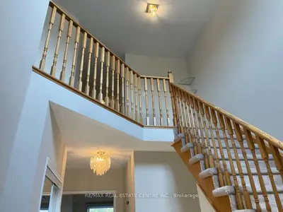 6045 Coxswain Crescent, Mississauga, ON L5V 2Z9