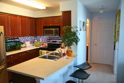 4889 Kimbermount Avenue PH1, Mississauga, ON L5M 7R9