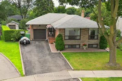 3 Jenson Court, Toronto W10, ON M9W 4P3
