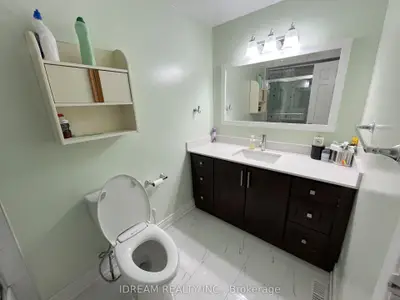 7461 Bybrook Drive, Mississauga, ON L4T 3R3