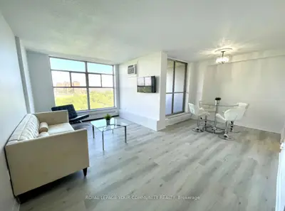345 Driftwood Avenue 1109, Toronto W05, On M3n 2p4