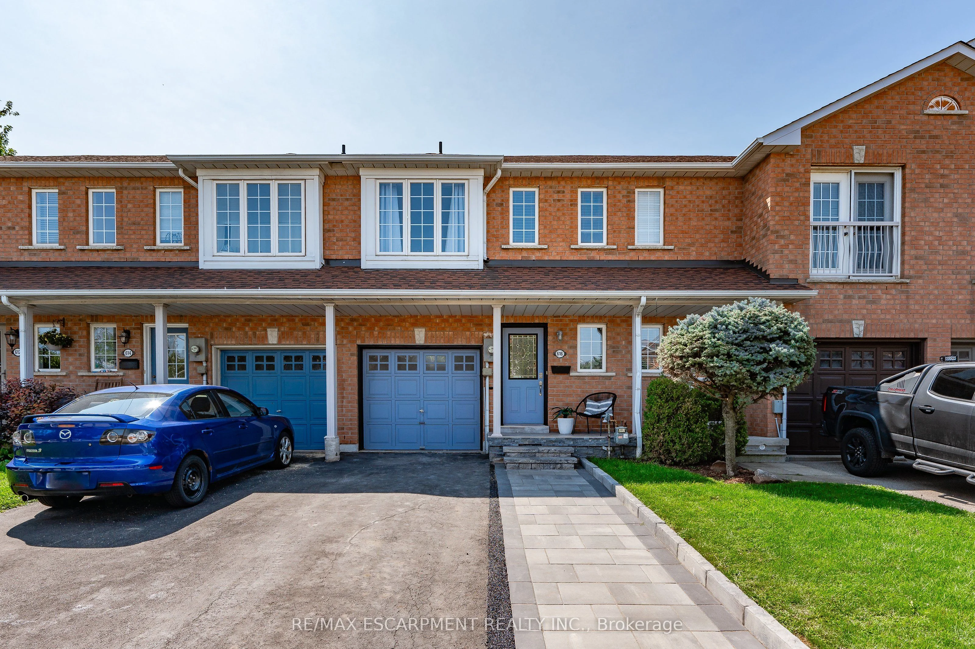 616 Angela Court, Burlington, ON L7L 7A4