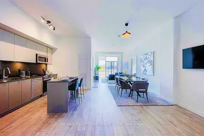 125 Bronte Road 312, Oakville, ON L6L 3C1