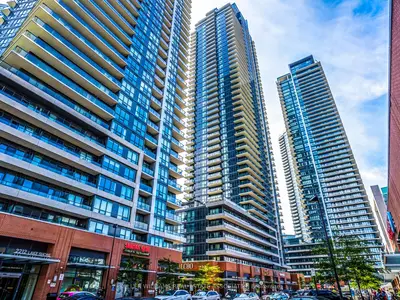 2220 Lake Shore Boulevard W 709, Toronto W06, ON M8V 0C1