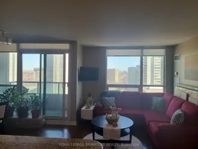 208 Enfield Place 1810, Mississauga, ON L5B 0B8
