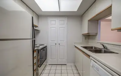 285 Enfield Place 1708, Mississauga, ON L5B 3Y6