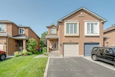 5591 Cosmic Crescent, Mississauga, ON L4Z 3S1