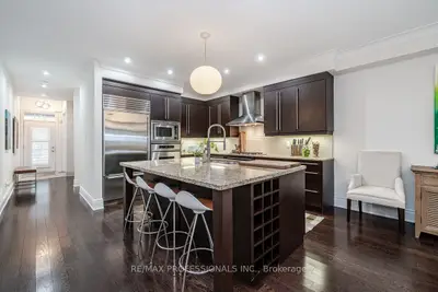 1155 Birchview Drive 2, Mississauga, ON L5H 3C9